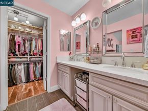 22 Village Square Pl, Pleasant Hill CA 94523