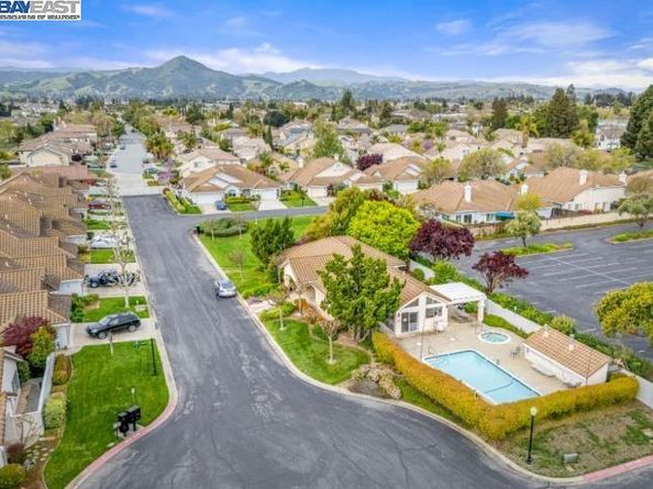 16935 Sugar Pine Dr, Morgan Hill CA 95037