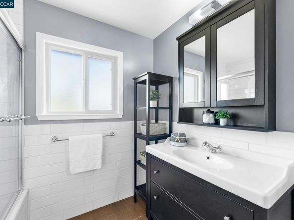 66 Midhill Rd, Martinez CA 94553