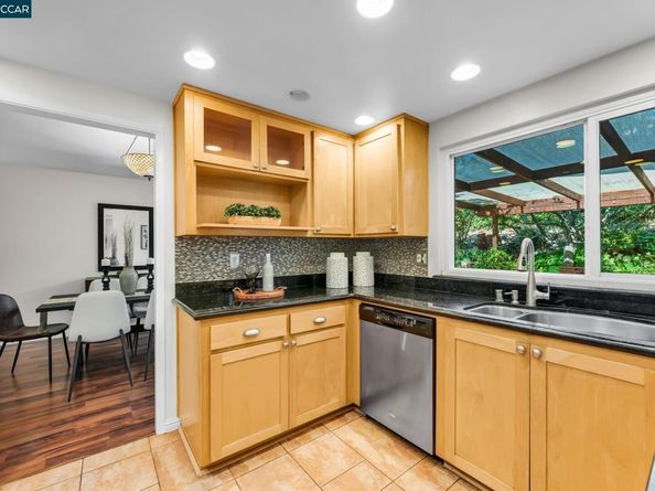 66 Midhill Rd, Martinez CA 94553