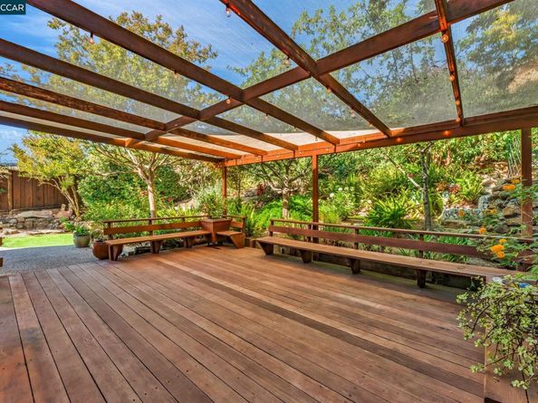 66 Midhill Rd, Martinez CA 94553