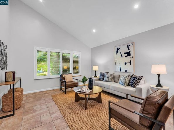 66 Midhill Rd, Martinez CA 94553