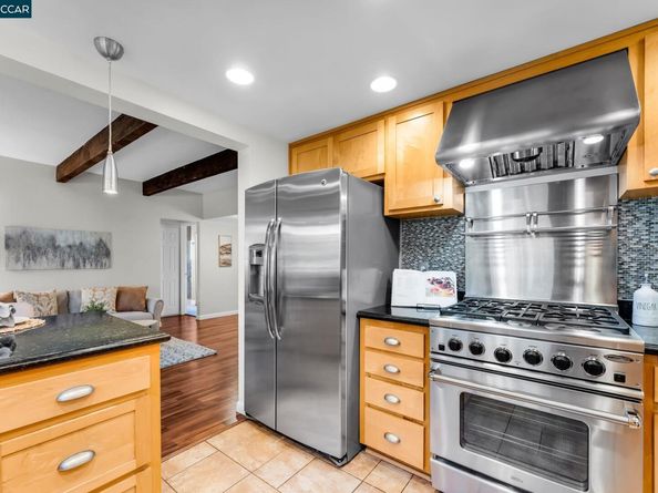 66 Midhill Rd, Martinez CA 94553
