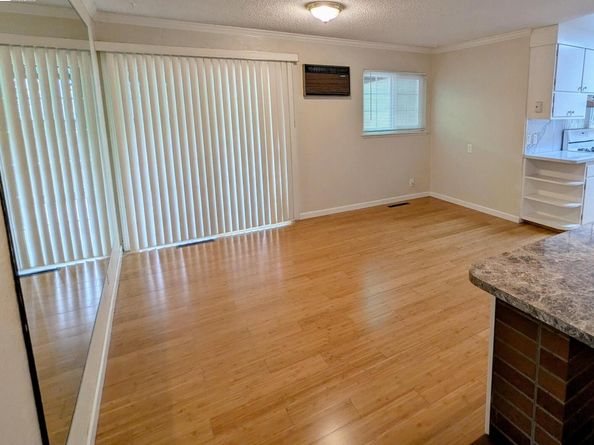 3086 Greenview Dr, Castro Valley CA 94546