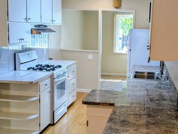 3086 Greenview Dr, Castro Valley CA 94546
