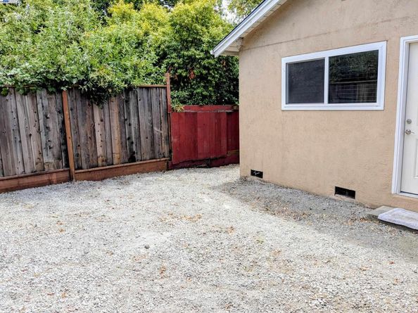 3086 Greenview Dr, Castro Valley CA 94546