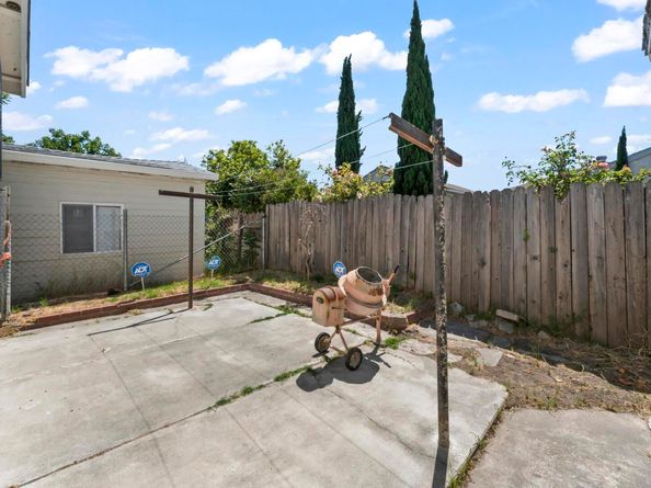 1206 60th Ave, Oakland CA 94621