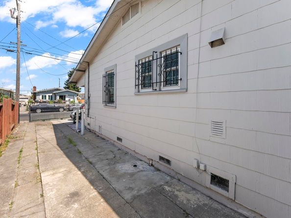1206 60th Ave, Oakland CA 94621
