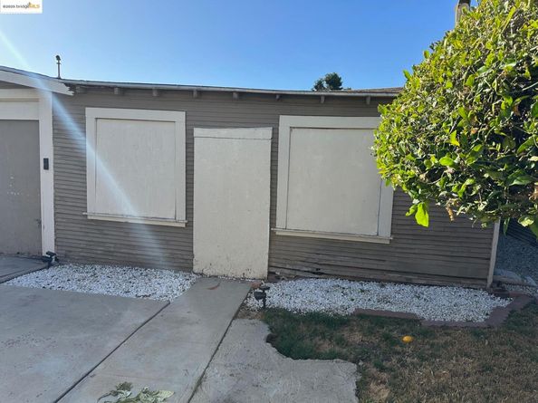 1937 87th Avenue, Oakland CA 94621