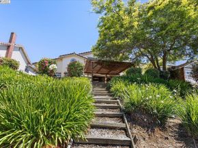 6444 Boone Dr, Castro Valley CA 94552