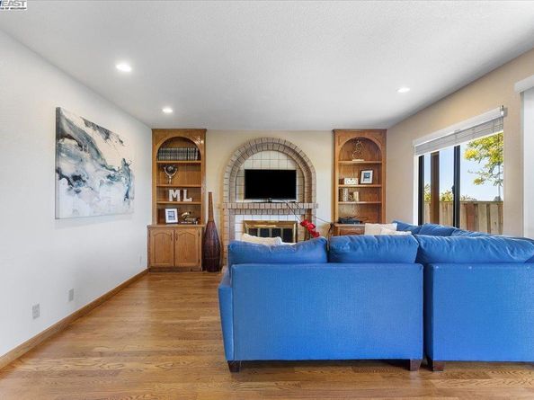 6444 Boone Dr, Castro Valley CA 94552