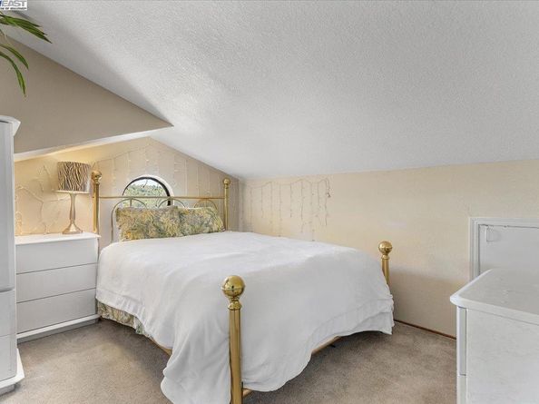 6444 Boone Dr, Castro Valley CA 94552