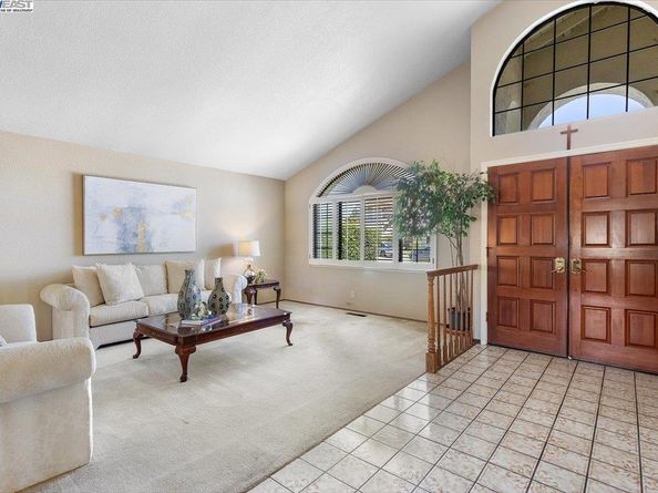 6444 Boone Dr, Castro Valley CA 94552