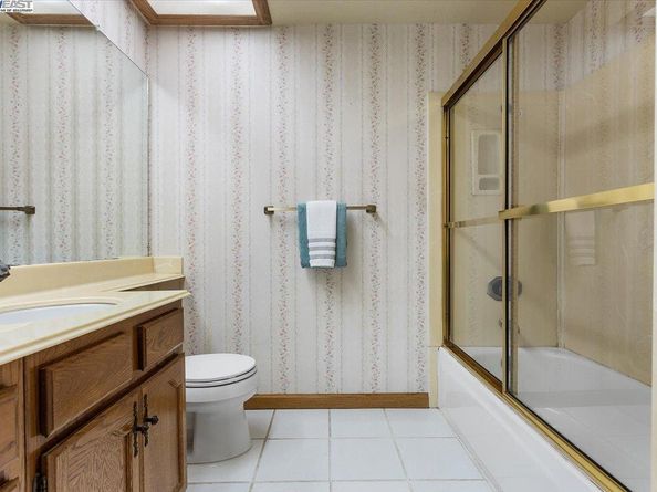 6444 Boone Dr, Castro Valley CA 94552
