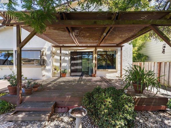 6444 Boone Dr, Castro Valley CA 94552