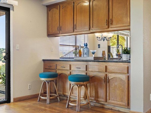6444 Boone Dr, Castro Valley CA 94552