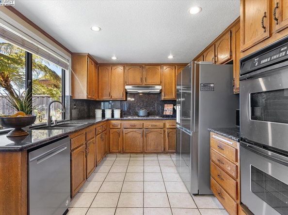 6444 Boone Dr, Castro Valley CA 94552