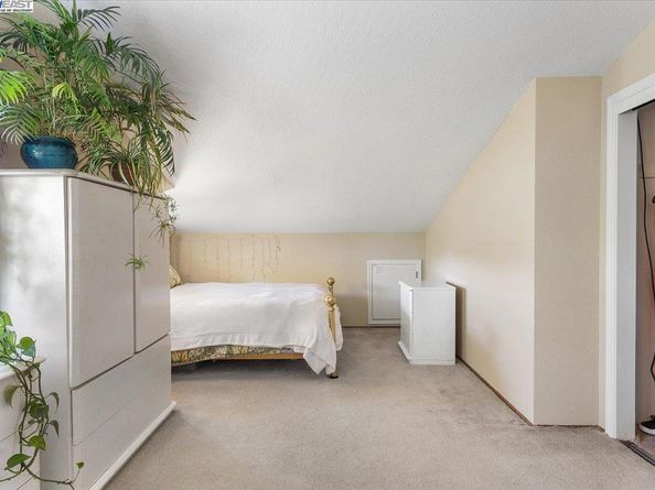 6444 Boone Dr, Castro Valley CA 94552