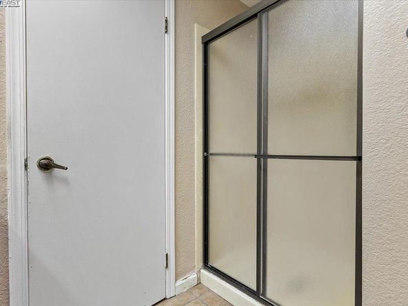 6444 Boone Dr, Castro Valley CA 94552
