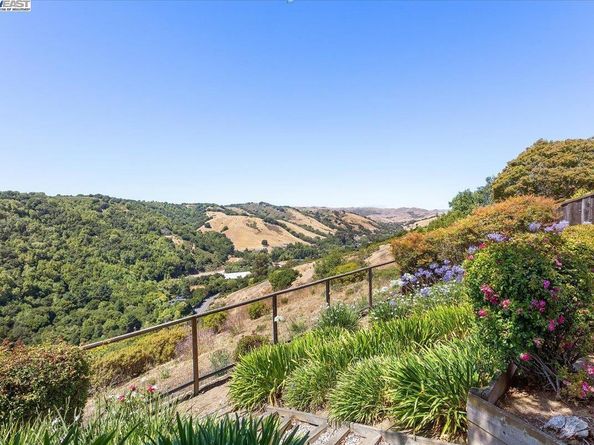 6444 Boone Dr, Castro Valley CA 94552