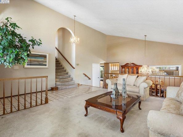 6444 Boone Dr, Castro Valley CA 94552