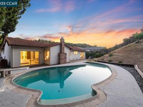 3900 Campolindo Dr, Moraga CA 94556