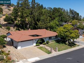 3900 Campolindo Dr, Moraga CA 94556
