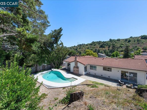 3900 Campolindo Dr, Moraga CA 94556