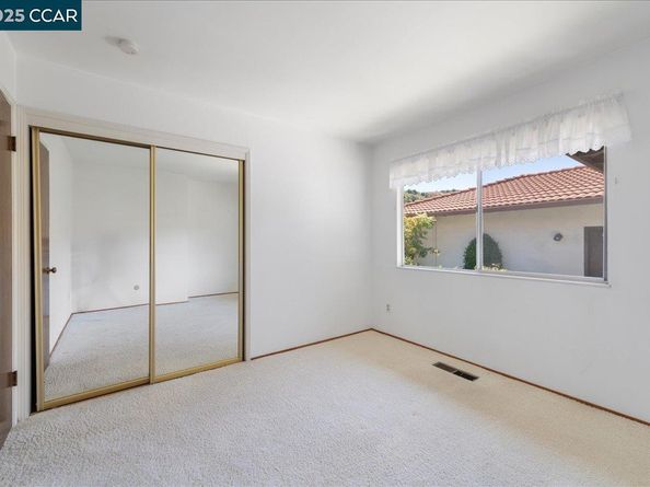 3900 Campolindo Dr, Moraga CA 94556