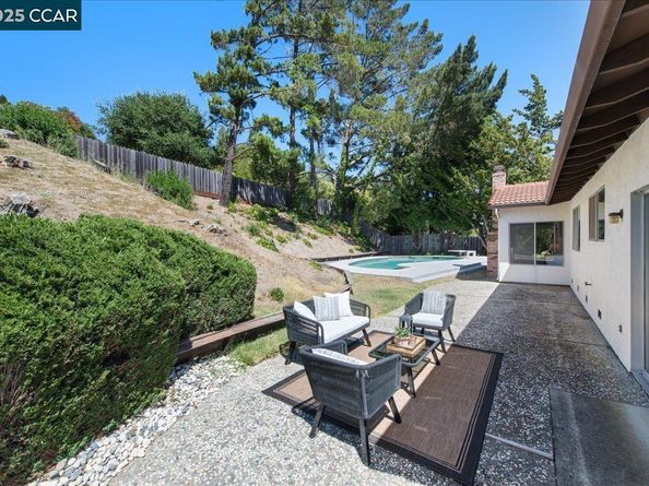 3900 Campolindo Dr, Moraga CA 94556