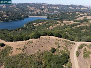 3900 Campolindo Dr, Moraga CA 94556