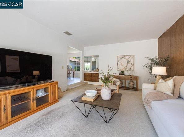 3900 Campolindo Dr, Moraga CA 94556