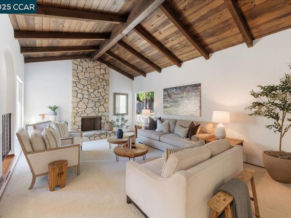 3900 Campolindo Dr, Moraga CA 94556