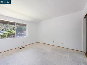 3900 Campolindo Dr, Moraga CA 94556