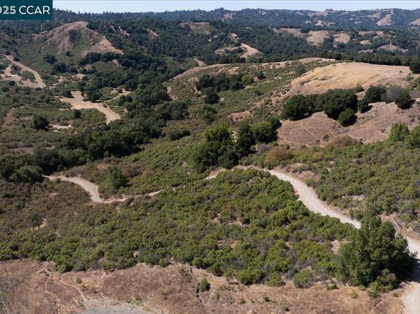 3900 Campolindo Dr, Moraga CA 94556