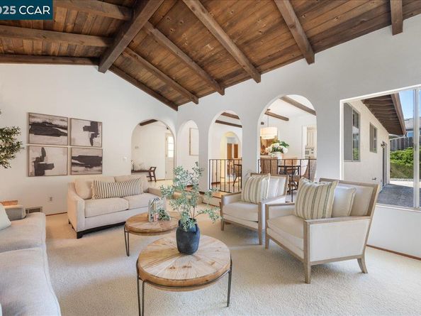 3900 Campolindo Dr, Moraga CA 94556