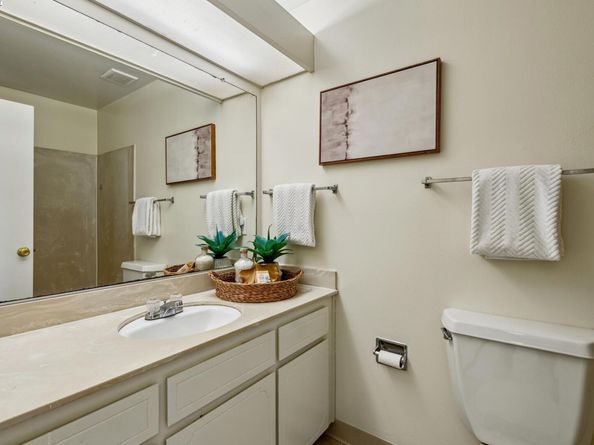 1142 Holly St, Alameda CA 94502