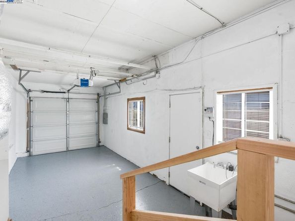 455 32nd St, Richmond CA 94804
