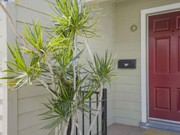 455 32nd St, Richmond CA 94804