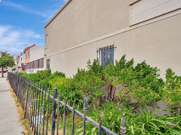 1942 Jennings Street, San Francisco CA 94124