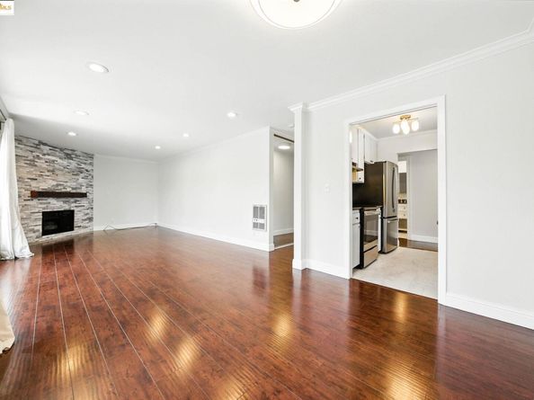 567 Oakland Ave. 101, Oakland CA 94611