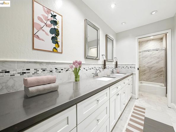 567 Oakland Ave. 101, Oakland CA 94611