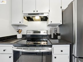 567 Oakland Ave. 101, Oakland CA 94611