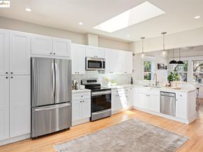 4207 Aqua Vista St, Oakland CA 94601