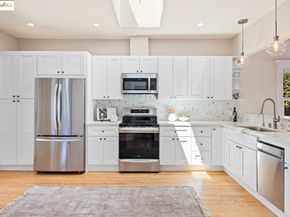 4207 Aqua Vista St, Oakland CA 94601