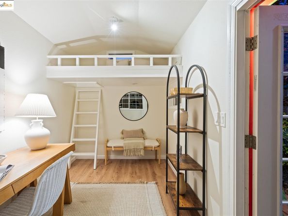 4207 Aqua Vista St, Oakland CA 94601