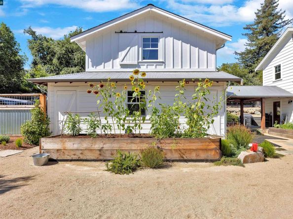935 Reliez Station Rd, Lafayette CA 94549