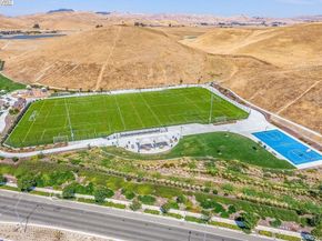 319 Basswood Cmn 15, Livermore CA 94551