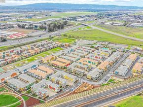 319 Basswood Cmn 15, Livermore CA 94551