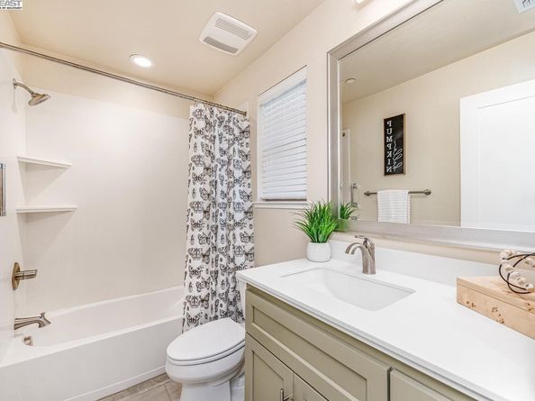 319 Basswood Cmn 15, Livermore CA 94551